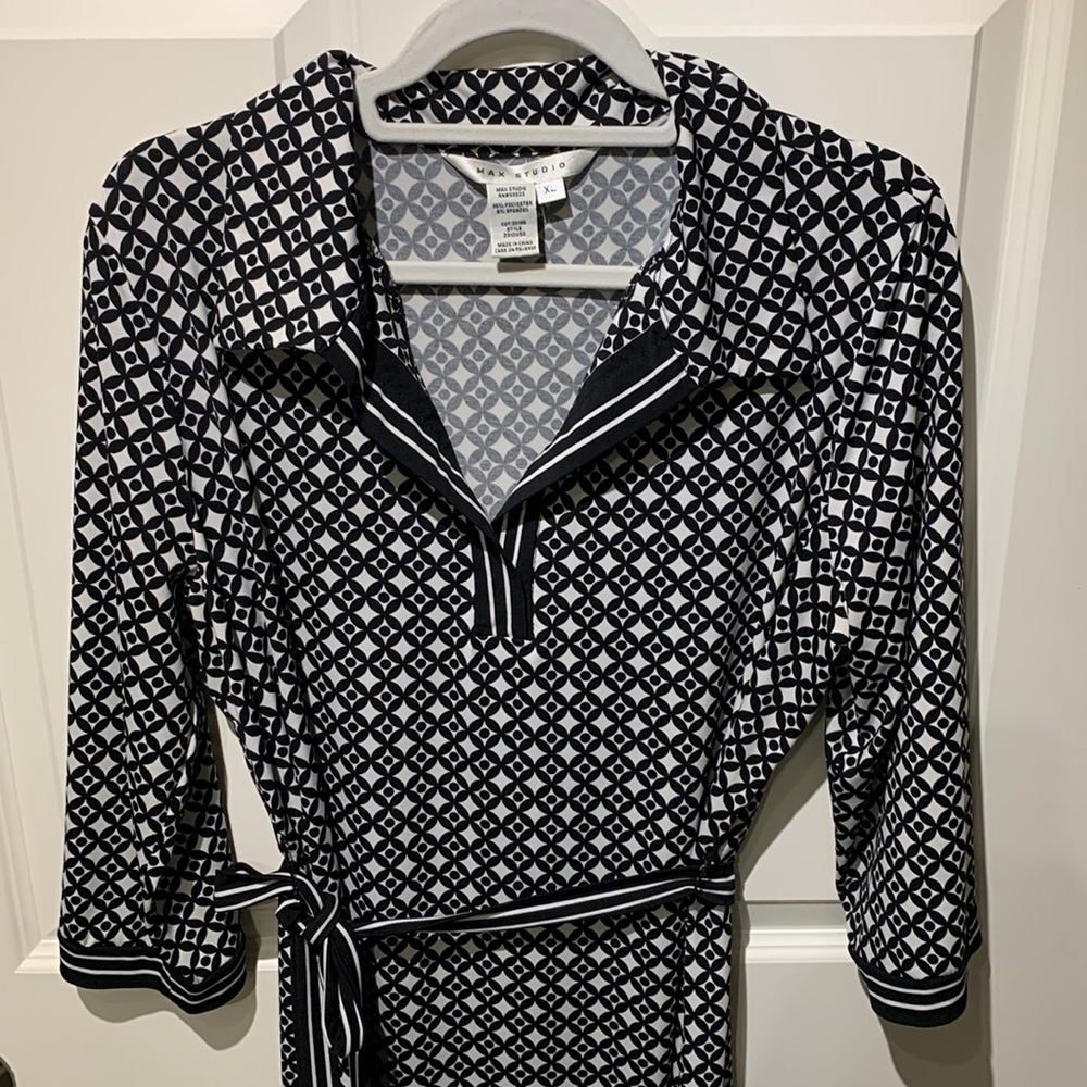 Donated!! V-Neck Travel Dress Belted Midi